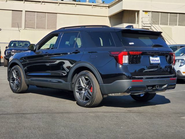 Used 2026 Ford Explorer ST-Line w/ ST-Line Street Pack RWD image 2