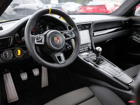 Used 2018 Porsche 911 Carrera T RWD image 18