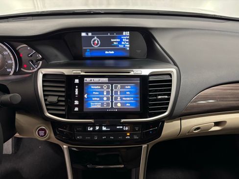 Used 2017 Honda Accord Touring image 24