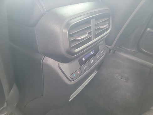 Used 2024 Honda Pilot Touring image 26