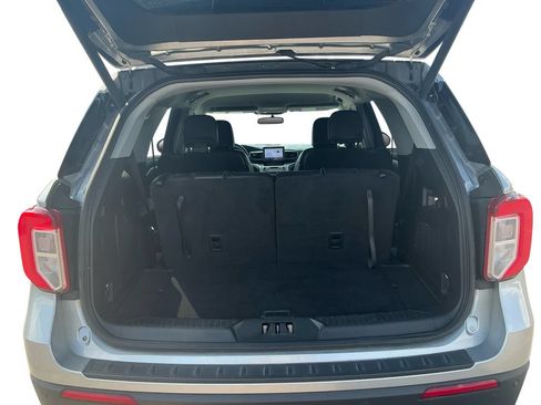 Certified 2022 Ford Explorer XLT w/ Equipment Group 202A RWD image 24