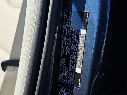 New 2026 Volvo XC60 B5 Ultra w/ Protection Package Premier image 20