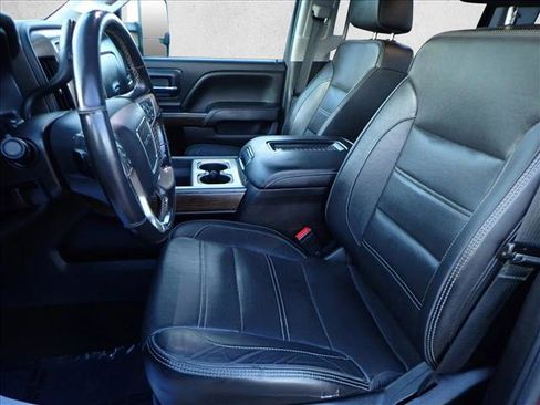 Used 2018 GMC Sierra 2500 Denali w/ Duramax Plus Package image 8