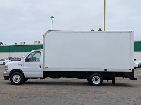 Used 2024 Ford E-450 and Econoline 450 Super Duty w/ Power Windows & Locks Group RWD image 4
