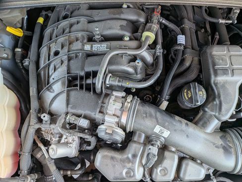 Used 2025 Jeep Grand Cherokee L Limited RWD image 12