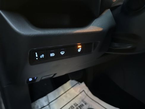 Used 2020 Toyota RAV4 XLE image 10