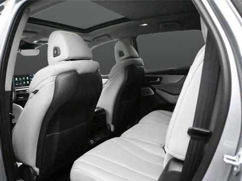 Certified 2026 Acura MDX FWD w/ Technology Package image 13
