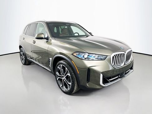 New 2026 BMW X5 xDrive50e w/ Climate Comfort Package image 3