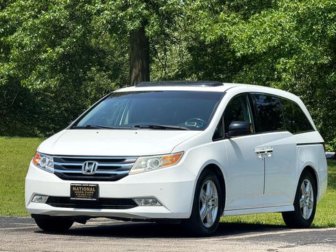 Used 2011 Honda Odyssey Touring image 3