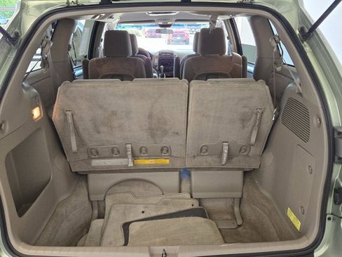 Used 2010 Toyota Sienna CE image 11