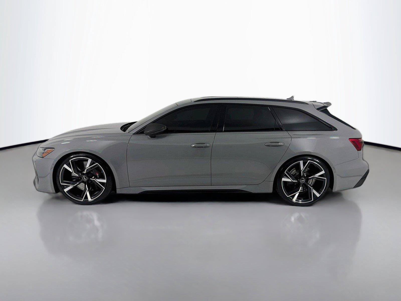 Used 2022 Audi RS 6 AWD/4WD image 2