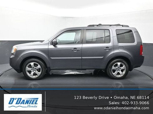 Used 2019 Lincoln MKC Reserve w/ MKC Climate Package AWD/4WD image 2