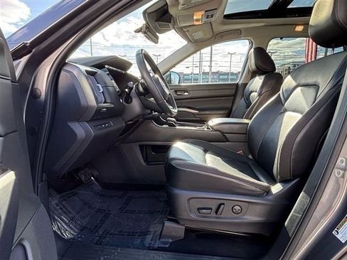 Used 2023 Nissan Pathfinder SL w/ SL Premium Package image 10