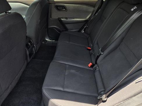Used 2023 Nissan Rogue S FWD image 11