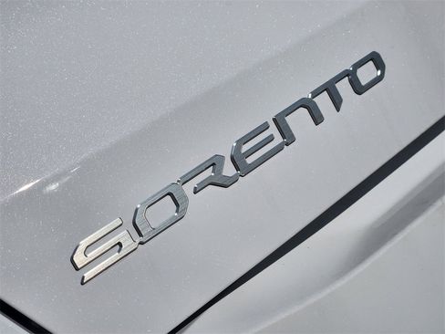 New 2026 Kia Sorento S w/ S Panoramic Sunroof Package image 8