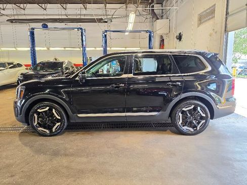 Used 2025 Kia Telluride S AWD/4WD image 3
