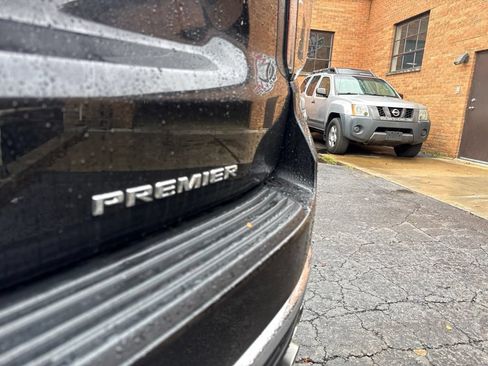 Used 2021 Chevrolet Tahoe Premier w/ Premium Package AWD/4WD image 7