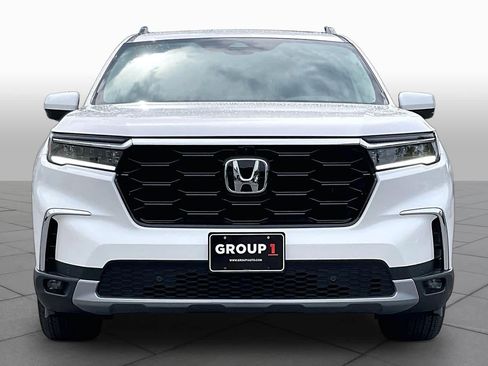 Used 2025 Honda Pilot Elite image 3