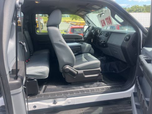 Used 2016 Ford F250 XL w/ Power Equipment Group AWD/4WD image 40
