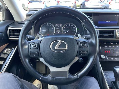 Used 2018 Lexus IS 300 RWD image 11