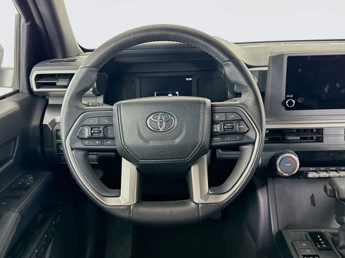 Used 2025 Toyota 4Runner SR5 image 18