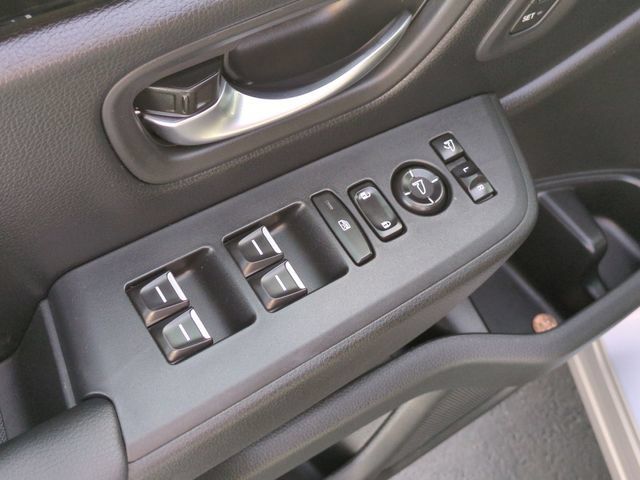 Used 2025 Honda Pilot TrailSport image 13