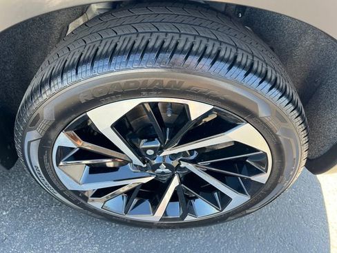 Used 2024 Mitsubishi Outlander SE AWD/4WD image 28