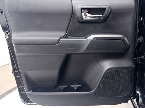 Used 2019 Toyota Tacoma TRD Off-Road image 27