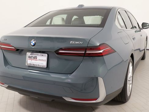 Used 2024 BMW 530i xDrive image 13