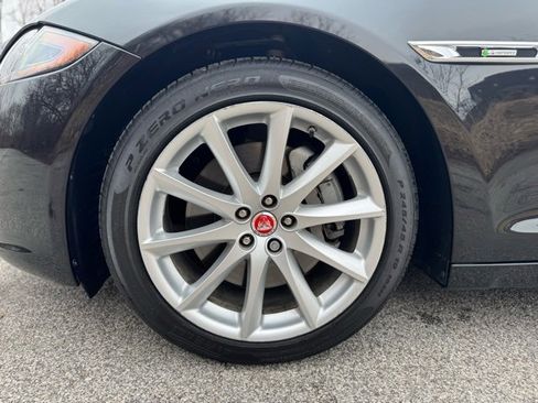 Used 2019 Jaguar XJ R-Sport image 2