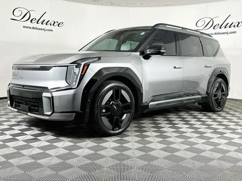 Used 2024 Kia EV9 GT-Line AWD/4WD image 3
