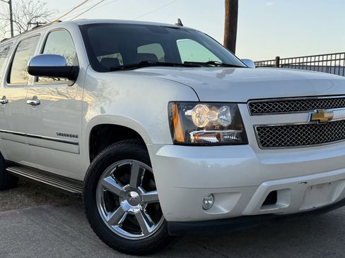 Used 2012 Chevrolet Suburban LTZ image 7