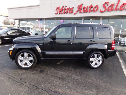 Used 2012 Jeep Liberty Limited Jet w/ Comfort/Convenience Group image 3