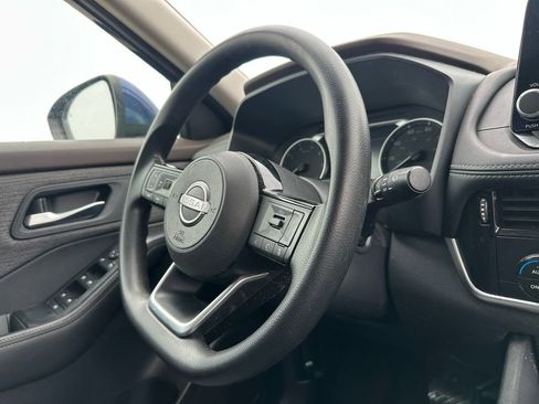 Used 2022 Nissan Rogue SV image 18