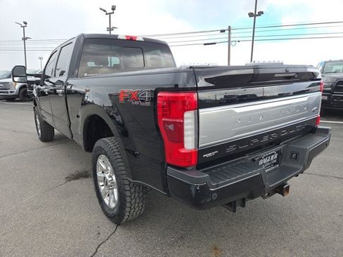 Used 2017 Ford F250 Platinum w/ Platinum Ultimate Package image 4