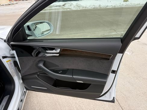 Used 2015 Audi A8 L 4.0T w/ Premium Package image 27