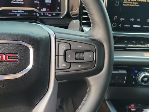 Used 2024 GMC Sierra 1500 SLT w/ SLT Premium Plus Package AWD/4WD image 21