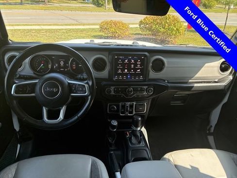 Used 2022 Jeep Wrangler Unlimited Sahara image 22