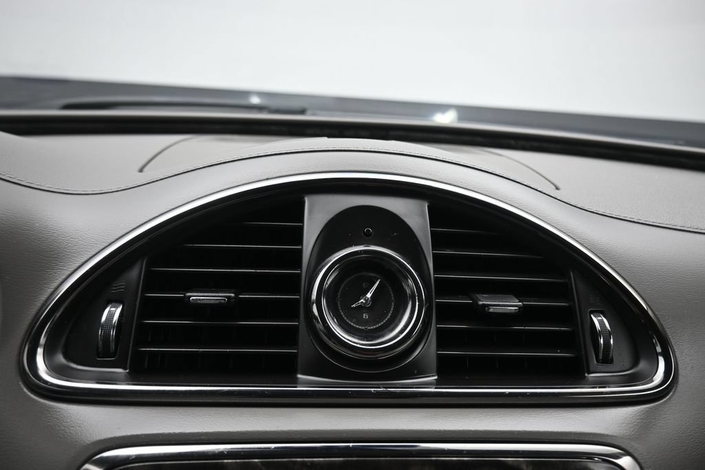 Used 2014 Buick Enclave Leather FWD image 17