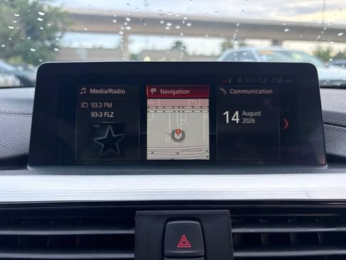 Used 2018 BMW M4 Convertible RWD image 19