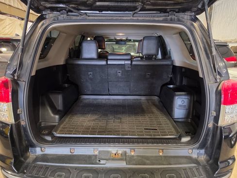 Used 2011 Toyota 4Runner SR5 w/ Premium Pkg w/Leather AWD/4WD image 8