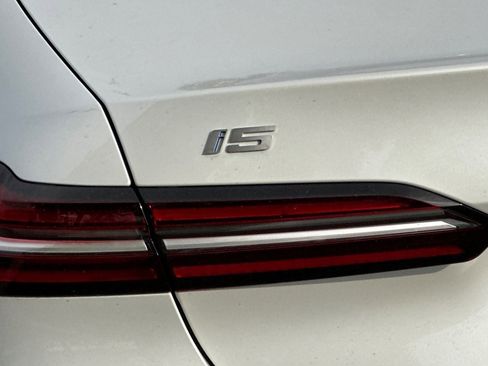 Used 2026 BMW i5 eDrive40 image 13