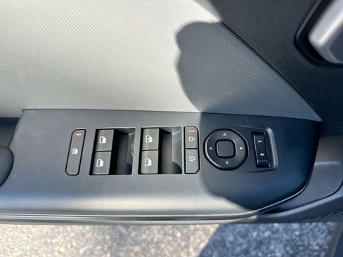 New 2025 Kia K4 LXS image 39