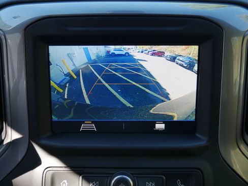 Used 2020 Chevrolet Silverado 1500 Custom w/ Custom Value Package image 16