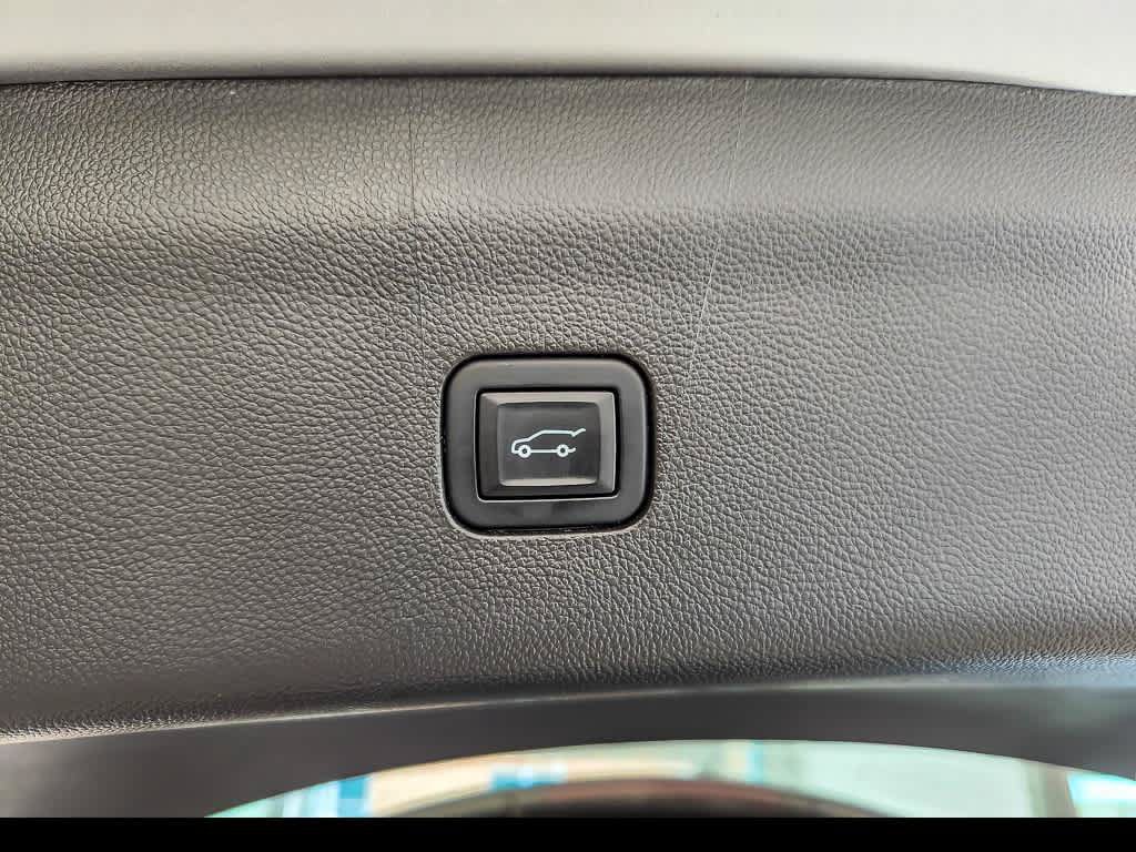 Used 2022 Buick Enclave Premium w/ Surround and Sites Package AWD/4WD image 23