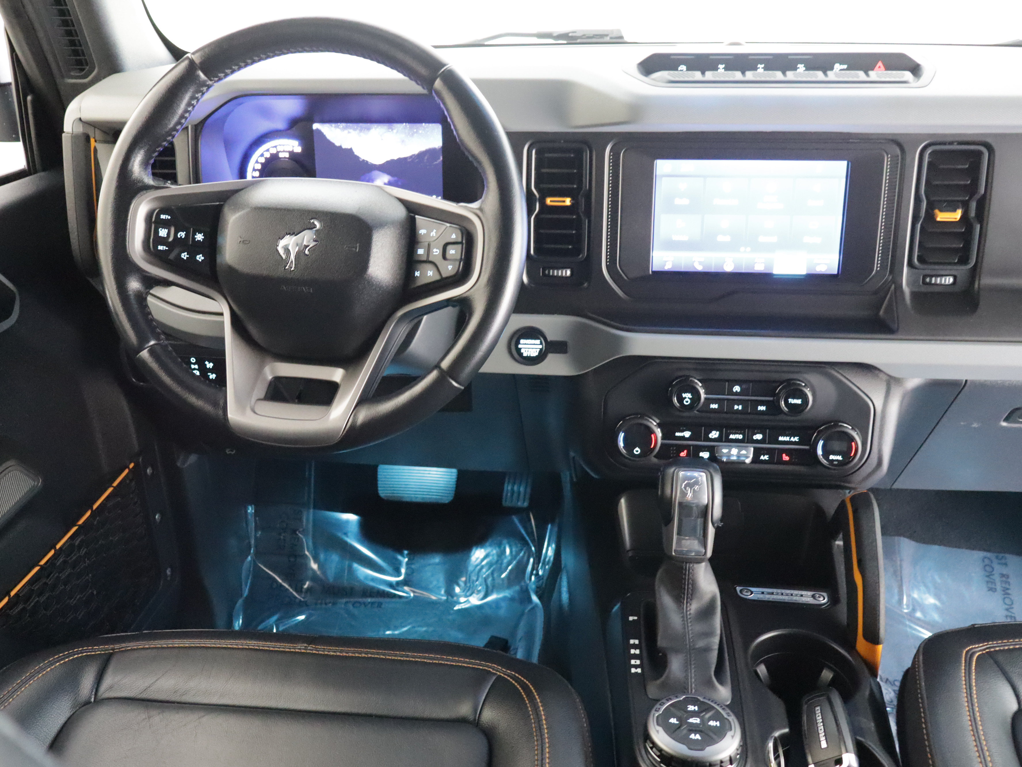 Used 2023 Ford Bronco Badlands AWD/4WD image 2