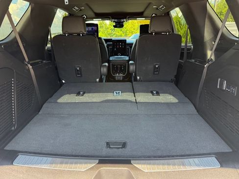 Used 2025 GMC Yukon AT4 Ultimate AWD/4WD image 42