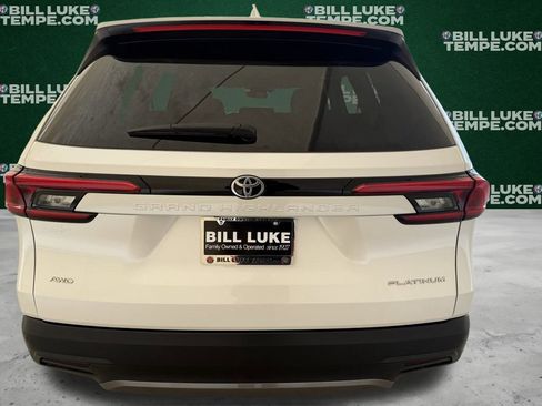 Used 2024 Toyota Grand Highlander Platinum image 9