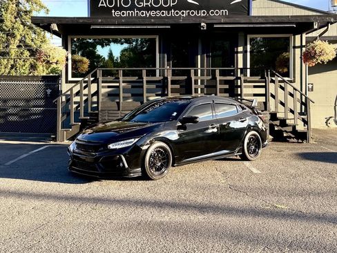 Used 2018 Honda Civic Sport Touring image 2