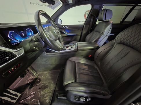 Certified 2023 BMW X7 xDrive40i w/ M Sport Package image 11